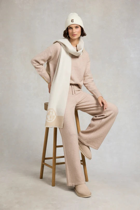 Holland Cooper Jacquard Scarf in Cream Taupe Model