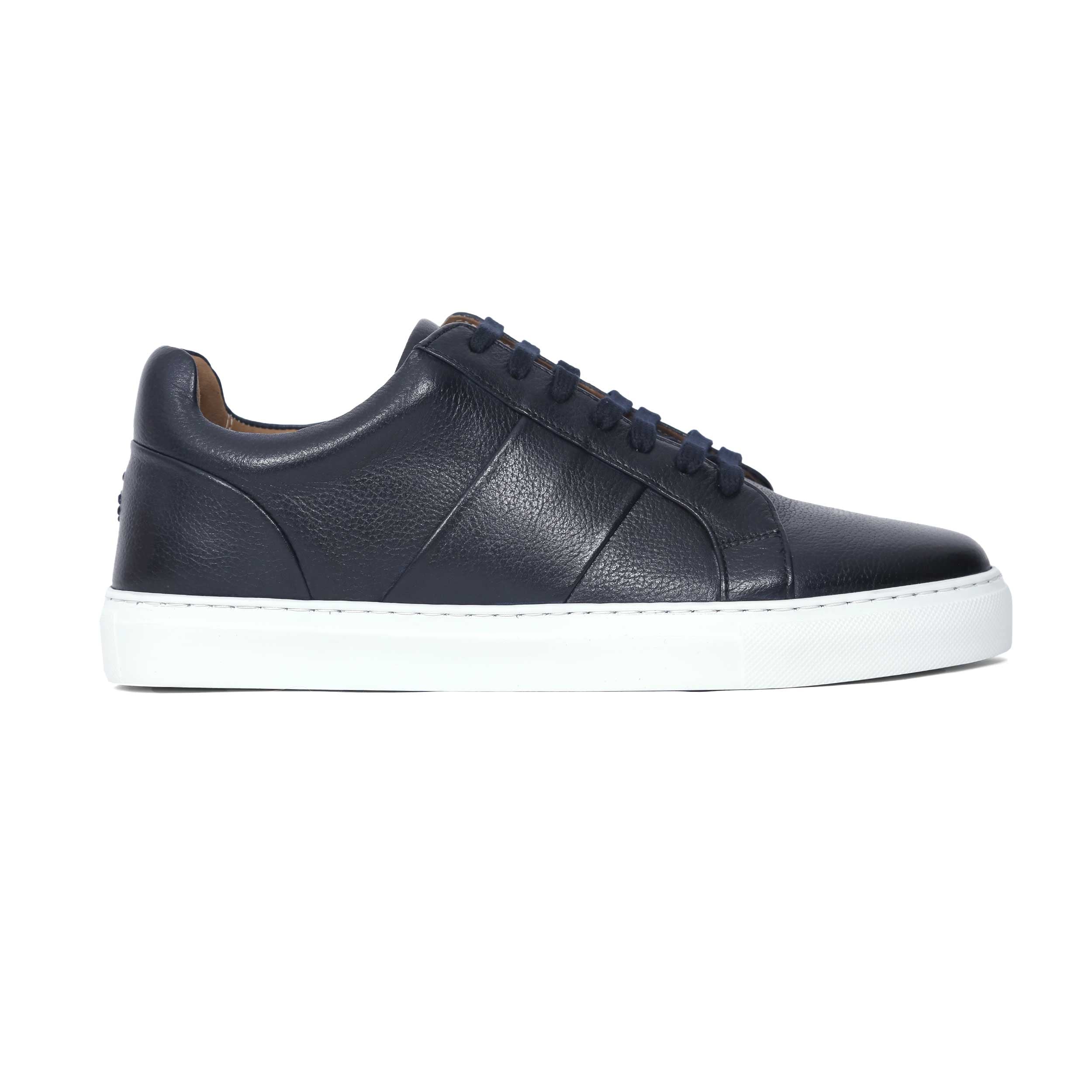 Oliver Sweeney Kendal Trainer in Navy